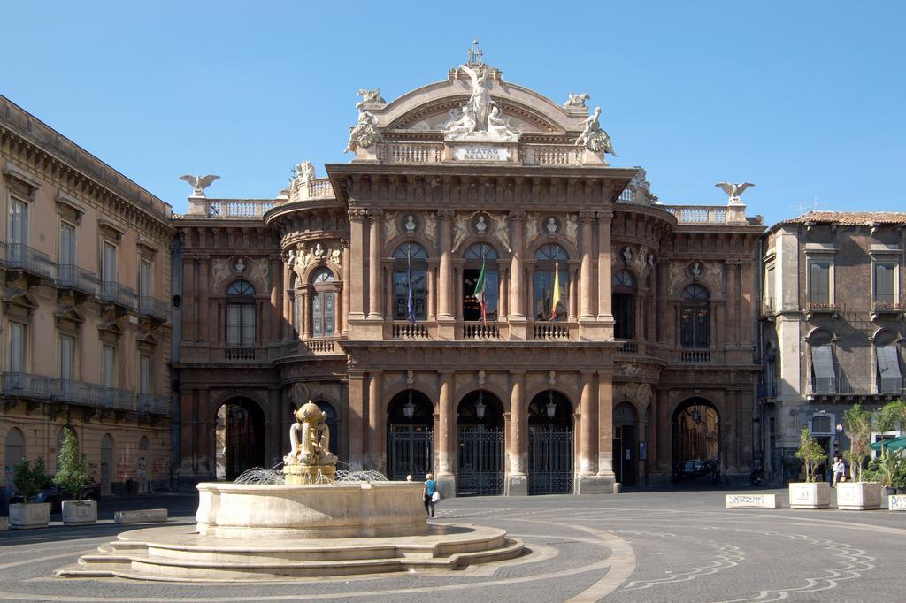 Appartamento Al Teatro Massimo Катания Экстерьер фото